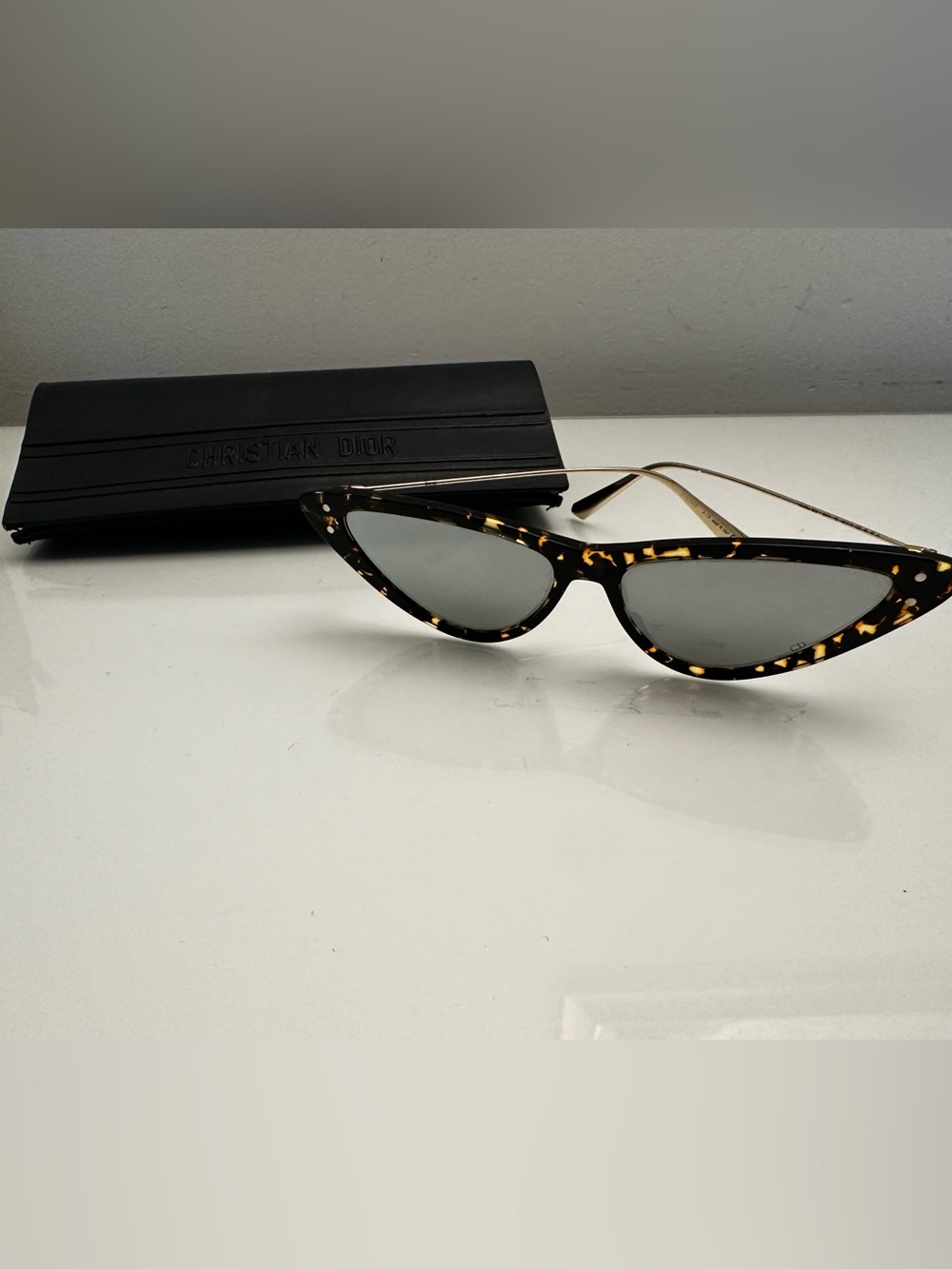 Dior Tortoiseshell Cat-Eye Sunglasses - Brown/Black